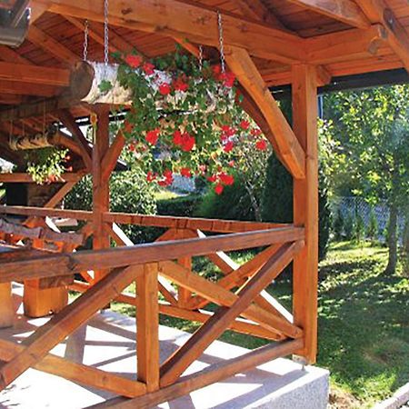 2 Bedroom Cozy Home In Bosiljevo מראה חיצוני תמונה